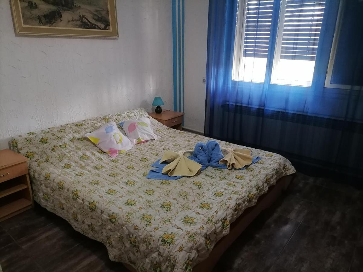 Smestaj U Okviru Domacinstva Sobe Sosa Palić Oda fotoğraf